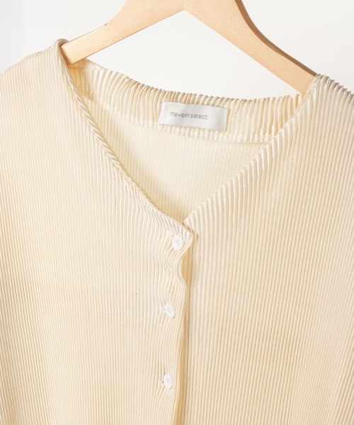 me+em select(ミームセレクト)の「カーブスリーブプリーツカーディガン(カーディガン/ボレロ・レディース・ブラック/アイボリー・FREE)」の13枚目の写真