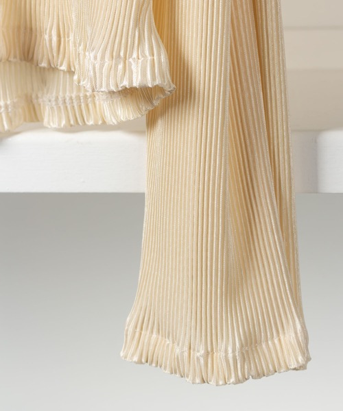 me+em select(ミームセレクト)の「カーブスリーブプリーツカーディガン(カーディガン/ボレロ・レディース・ブラック/アイボリー・FREE)」の9枚目の写真