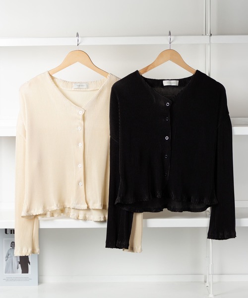 me+em select(ミームセレクト)の「カーブスリーブプリーツカーディガン(カーディガン/ボレロ・レディース・ブラック/アイボリー・FREE)」の20枚目の写真