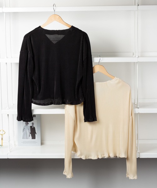 me+em select(ミームセレクト)の「カーブスリーブプリーツカーディガン(カーディガン/ボレロ・レディース・ブラック/アイボリー・FREE)」の18枚目の写真