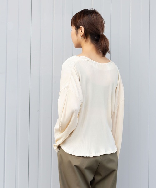 me+em select(ミームセレクト)の「カーブスリーブプリーツカーディガン(カーディガン/ボレロ・レディース・ブラック/アイボリー・FREE)」の7枚目の写真