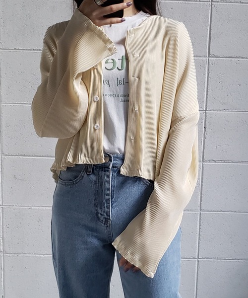 me+em select(ミームセレクト)の「カーブスリーブプリーツカーディガン(カーディガン/ボレロ・レディース・ブラック/アイボリー・FREE)」の21枚目の写真