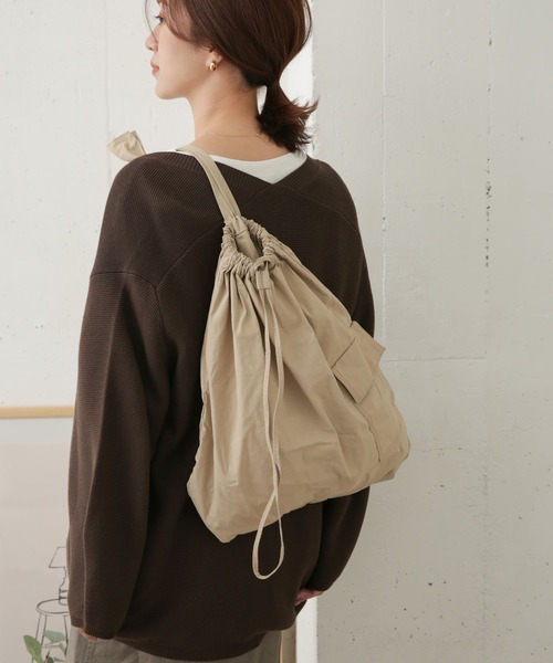 URBAN RESEARCH DOORS（アーバンリサーチドアーズ）の「『WEB限定』ワンハンドルバックパック（バックパック/リュック・レディース・ブラック/ベージュ・ONE）」の3枚目の写真