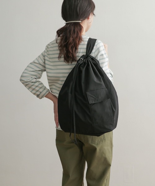 URBAN RESEARCH DOORS（アーバンリサーチドアーズ）の「『WEB限定』ワンハンドルバックパック（バックパック/リュック・レディース・ブラック/ベージュ・ONE）」の13枚目の写真