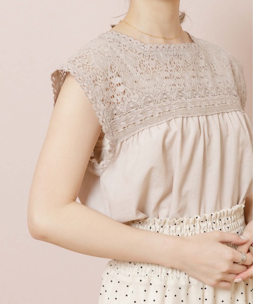 flower（フラワー）の「シャインレースブラウス（シャツ/ブラウス・レディース・ベージュ/アイボリー・FREE）」の13枚目の写真