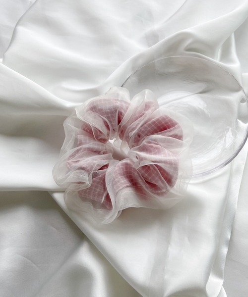 Loueme（ルエム）の「オーガンジー×ギンガムチェックシュシュ（シュシュ・レディース・ピンク/イエロー/ブルー・FREE）」の6枚目の写真