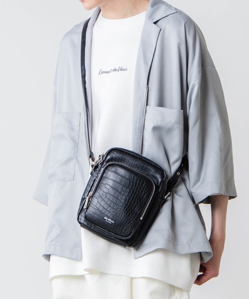 WEGO（ウィゴー）の「WEGO/フェイクレザーメタジップショルダーバッグ（ショルダーバッグ・メンズ・ブラック/その他1・FREE）」の2枚目の写真