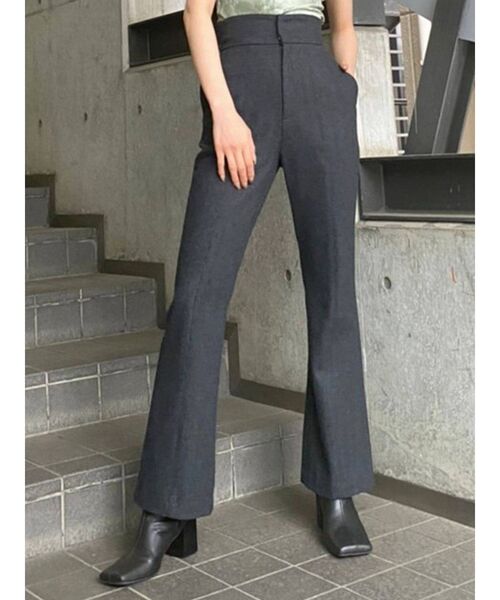 EMODA（エモダ）の「ピンタックフレアパンツ（その他パンツ・レディース・グレー/マスタード/ベージュ・MEDIUM/SMALL）」の2枚目の写真