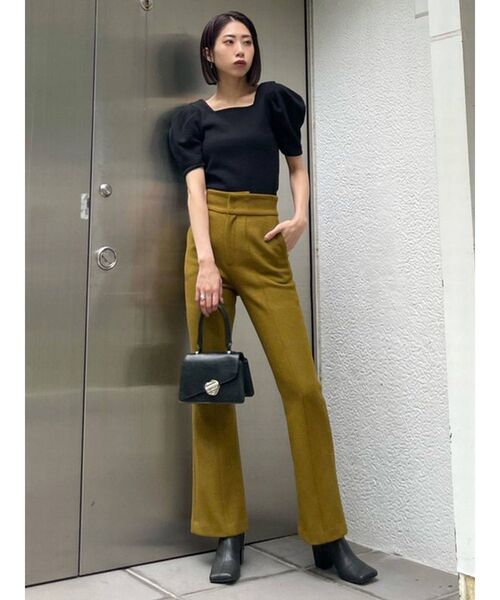 EMODA（エモダ）の「ピンタックフレアパンツ（その他パンツ・レディース・グレー/マスタード/ベージュ・MEDIUM/SMALL）」の8枚目の写真