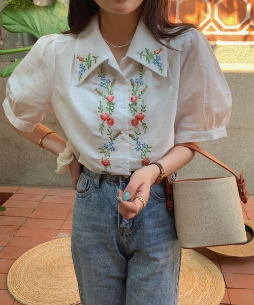 MANGROVE（マングローブ）の「フロントフラワーエンブロイダリーブラウス（シャツ/ブラウス・レディース・ホワイト/イエロー/ブルー・FREE）」の4枚目の写真