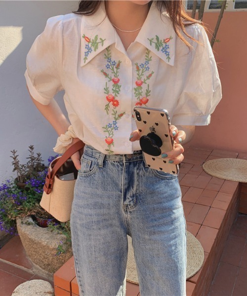 MANGROVE（マングローブ）の「フロントフラワーエンブロイダリーブラウス（シャツ/ブラウス・レディース・ホワイト/イエロー/ブルー・FREE）」の6枚目の写真