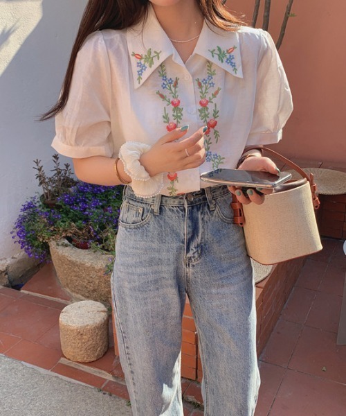 MANGROVE（マングローブ）の「フロントフラワーエンブロイダリーブラウス（シャツ/ブラウス・レディース・ホワイト/イエロー/ブルー・FREE）」の10枚目の写真