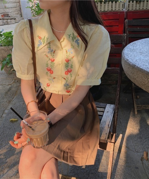 MANGROVE（マングローブ）の「フロントフラワーエンブロイダリーブラウス（シャツ/ブラウス・レディース・ホワイト/イエロー/ブルー・FREE）」の22枚目の写真