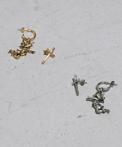 X-girl（エックスガール）の「ANGEL ＆ CROSS EARRINGS（ピアス