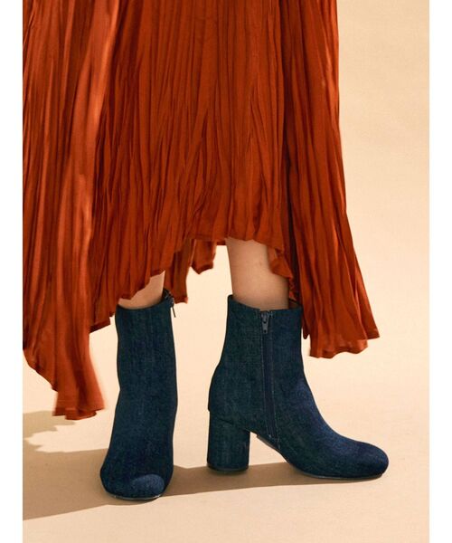 Ungrid(アングリッド)の「デニムショートブーツ(ブーツ・レディース・ブルー/ライトブルー/インディゴブルー・S/M/L)」の4枚目の写真