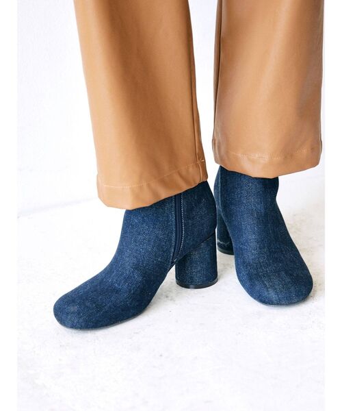 Ungrid(アングリッド)の「デニムショートブーツ(ブーツ・レディース・ブルー/ライトブルー/インディゴブルー・S/M/L)」の6枚目の写真