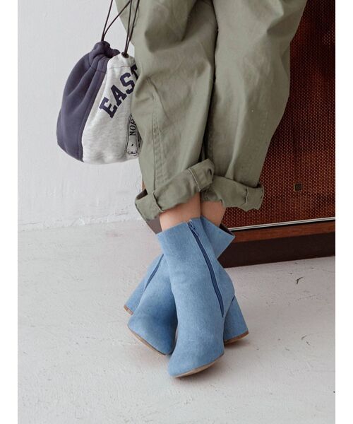 Ungrid(アングリッド)の「デニムショートブーツ(ブーツ・レディース・ブルー/ライトブルー/インディゴブルー・S/M/L)」の16枚目の写真