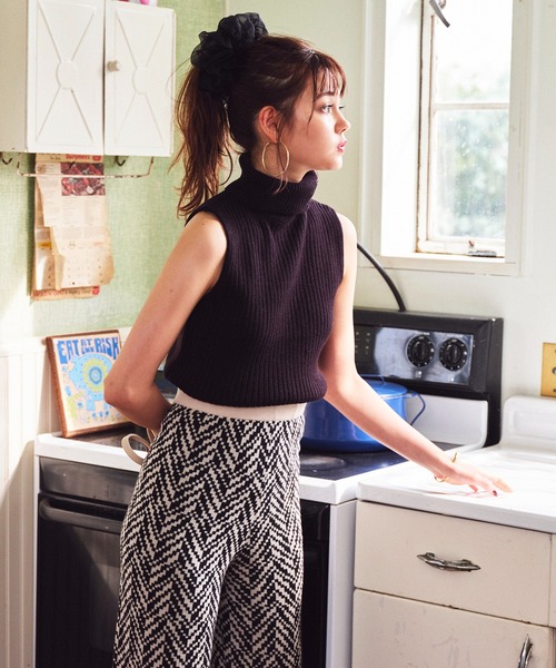 SPIRALGIRL（スパイラルガール）の「ノースリーブタートルネックニット（ニット/セーター・レディース・ブラック/ブラウン・FREE）」の11枚目の写真