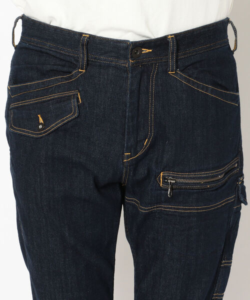 AVIREX（アヴィレックス）の「【直営店限定】ストレッチ デニム パンツ / STRETCH DENIM PANTS / アヴィレックス / AVIREX（デニムパンツ・メンズ・ライトインディゴブルー/ブルー系その他/ワンウォッシュ・SMALL/MEDIUM/LARGE/X-LARGE/XX-LARGE）」の6枚目の写真