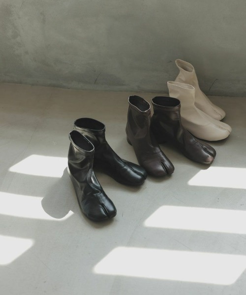 DONOBAN（ドノバン）の「足袋ショートブーツ（ブーツ・レディース・ブラック/ブラウン/アイボリー・24.5cm/22.5cm/23.5cm）」の21枚目の写真