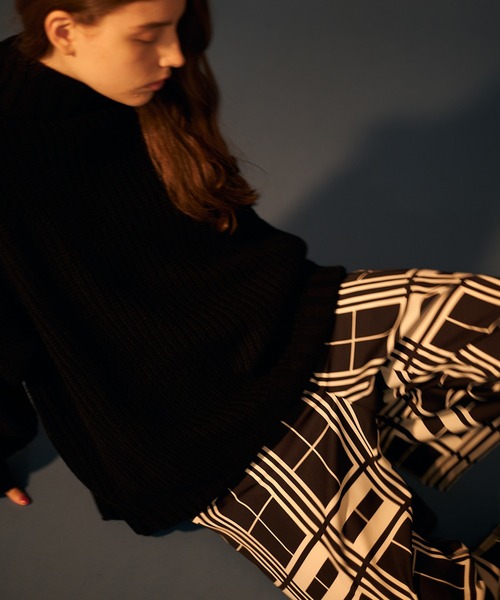 UP START（アップスタート）の「ASSORT PATTERN RELAX PANTS/総柄リラックスパンツ/GRADATION ZEEBRA/GEOMETRIC（その他パンツ・メンズ・ブラック/オフホワイト/ネイビー・LARGE/MEDIUM）」の19枚目の写真