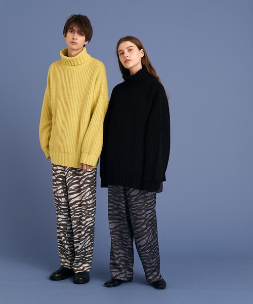 UP START（アップスタート）の「ASSORT PATTERN RELAX PANTS/総柄リラックスパンツ/GRADATION ZEEBRA/GEOMETRIC（その他パンツ・メンズ・ブラック/オフホワイト/ネイビー・LARGE/MEDIUM）」の5枚目の写真