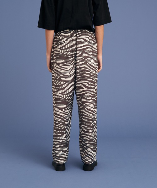 UP START（アップスタート）の「ASSORT PATTERN RELAX PANTS/総柄リラックスパンツ/GRADATION ZEEBRA/GEOMETRIC（その他パンツ・メンズ・ブラック/オフホワイト/ネイビー・LARGE/MEDIUM）」の10枚目の写真
