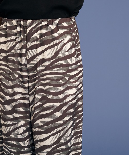 UP START（アップスタート）の「ASSORT PATTERN RELAX PANTS/総柄リラックスパンツ/GRADATION ZEEBRA/GEOMETRIC（その他パンツ・メンズ・ブラック/オフホワイト/ネイビー・LARGE/MEDIUM）」の11枚目の写真