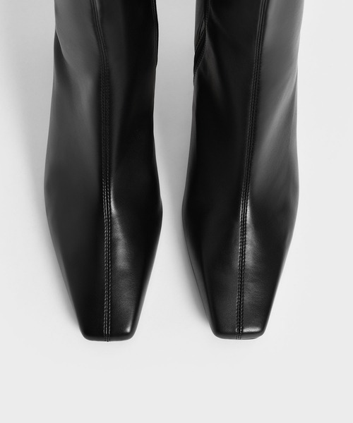 CHARLES & KEITH（チャールズ & キース）の「スカルプチャーヒール アンクルブーツ / Sculptural Heel Ankle Boots（ブーツ・レディース・ブラック/オリーブ・23cm/23.5cm/24.5cm/25cm/25.5cm/22.5cm）」の9枚目の写真