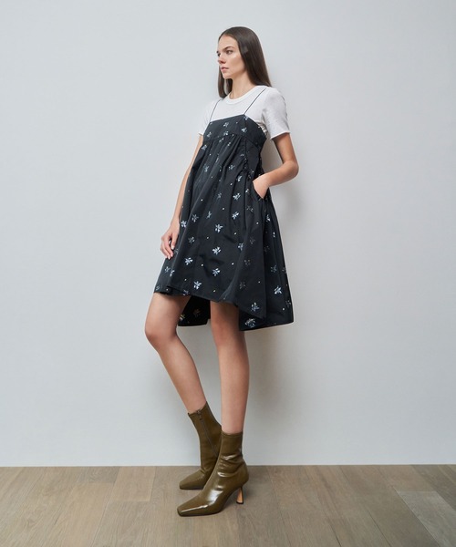 CHARLES & KEITH（チャールズ & キース）の「スカルプチャーヒール アンクルブーツ / Sculptural Heel Ankle Boots（ブーツ・レディース・ブラック/オリーブ・23cm/23.5cm/24.5cm/25cm/25.5cm/22.5cm）」の12枚目の写真