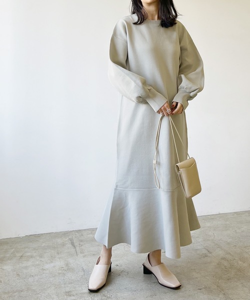 LIAN（リアン）の「マーメイドニットワンピース（ワンピース・レディース・アイボリー/ブラック/グレイッシュベージュ/ブラウン・FREE）」の4枚目の写真