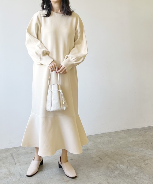 LIAN（リアン）の「マーメイドニットワンピース（ワンピース・レディース・アイボリー/ブラック/グレイッシュベージュ/ブラウン・FREE）」の17枚目の写真