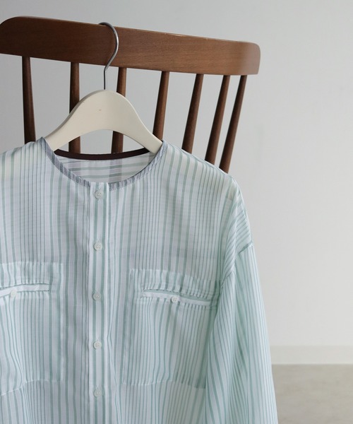 CLEIO（クレイオ）の「【CLEIO】シアーストライプクルーネックシャツ（シャツ/ブラウス・レディース・ライトグリーン/ラベンダー・FREE）」の4枚目の写真