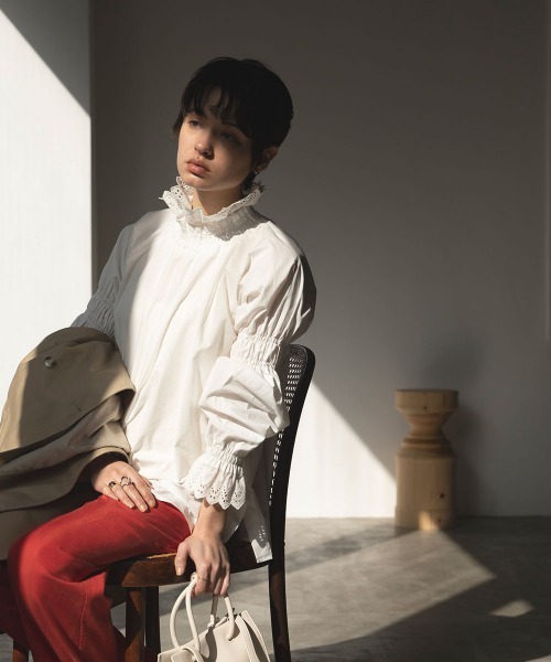 marjour(マージュール)の「VINTAGE LIKE LACENECK BLOUSE(シャツ/ブラウス・レディース・オフホワイト・M)」の20枚目の写真