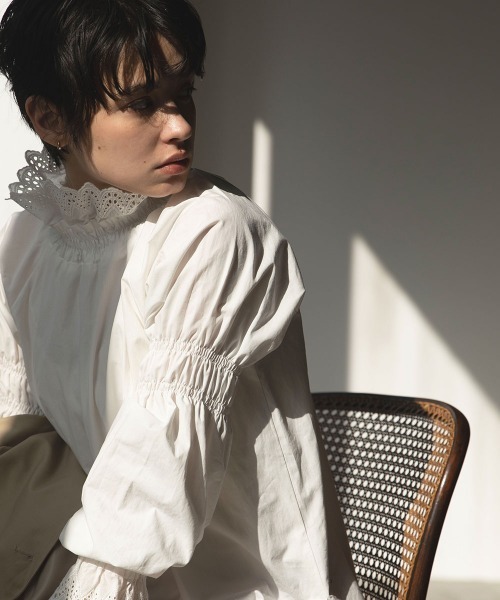 marjour(マージュール)の「VINTAGE LIKE LACENECK BLOUSE(シャツ/ブラウス・レディース・オフホワイト・M)」の19枚目の写真