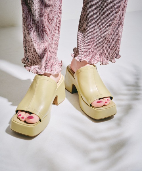 ORiental TRaffic（オリエンタルトラフィック）の「バルキーヒールミュールサンダル/21213（サンダル・レディース・ブラック/グリーン/ホワイト・S/M/L/LL/3L/SS）」の7枚目の写真