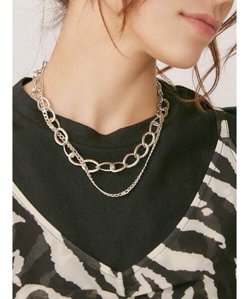 EVRIS（エヴリス）の「2CHAIN SIMPLE ネックレス（ネックレス・レディース・シルバー/ゴールド・FREE）」の3枚目の写真