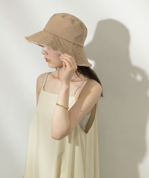 SMELLY(スメリー)の「ツイルフリンジバケットハット(ハット・レディース・アイボリー/ベージュ/ブラック・-)」の12枚目の写真