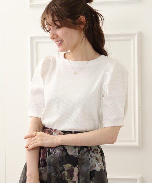 couture brooch（クチュールブローチ）の「◆洗える/5色展開/パワショルカットソー（Tシャツ/カットソー・レディース・マスタード/ブルー/ブラック/オフホワイト/サンドベージュ・38）」の2枚目の写真