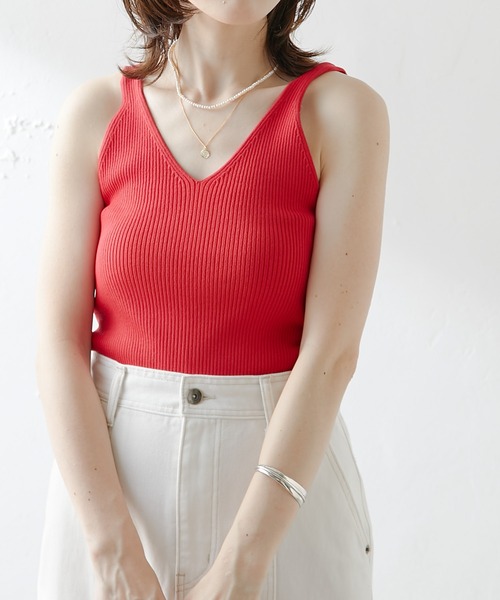 COLLAGE GALLARDAGALANTE(コラージュガリャルダガランテ)の「大人なフェミニン感を演出/ニットタンク(タンクトップ・レディース・ホワイト/レッド・FREE)」の3枚目の写真