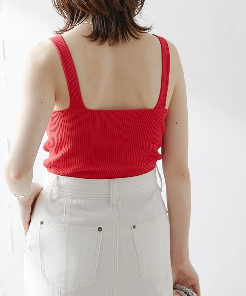 COLLAGE GALLARDAGALANTE(コラージュガリャルダガランテ)の「大人なフェミニン感を演出/ニットタンク(タンクトップ・レディース・ホワイト/レッド・FREE)」の4枚目の写真