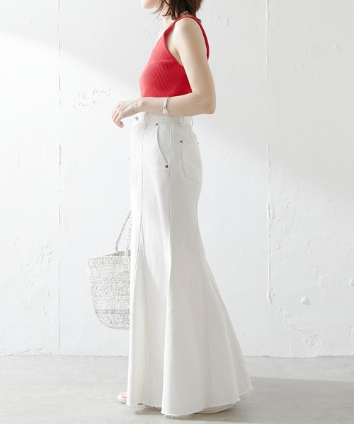 COLLAGE GALLARDAGALANTE(コラージュガリャルダガランテ)の「大人なフェミニン感を演出/ニットタンク(タンクトップ・レディース・ホワイト/レッド・FREE)」の14枚目の写真