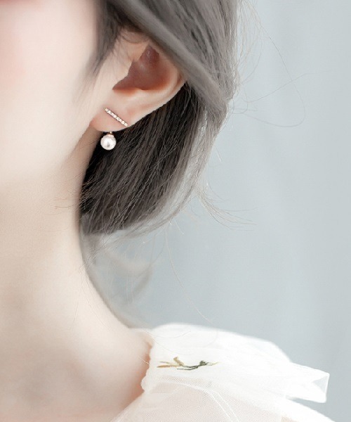 Ritomo De Ricco（リトモ・デ・リコ）の「シンプルパールラインピアス　ポストSV925（ピアス（両耳用）・レディース・A/B・FREE）」の4枚目の写真