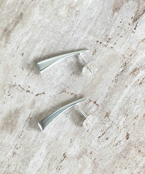 wiwa(ウィワ)の「wiwa:SILVER 925 TRIANGLE PIERCE/シルバー925 トライアングルピアス(ピアス(両耳用)・レディース・シルバー・FREE)」の5枚目の写真