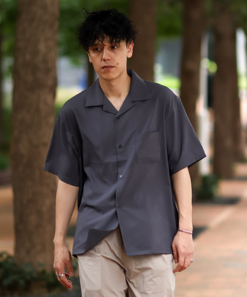 B.C STOCK(ベーセーストック)の「FUMMER TRO OPEN COLLAR シャツ(シャツ/ブラウス・メンズ・ベージュ/カーキ/ブラウン/チャコールグレー・SMALL/LARGE/MEDIUM)」の7枚目の写真