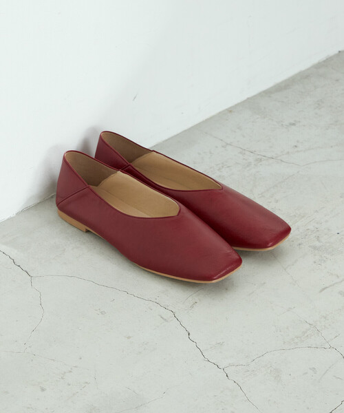 ONIGIRI（オニギリ）の「2WAY スクエアトゥ　フラットシューズ（パンプス・レディース・レッド/ブラウン/ブラック/ベージュ・23.5cm/24.5cm）」の9枚目の写真