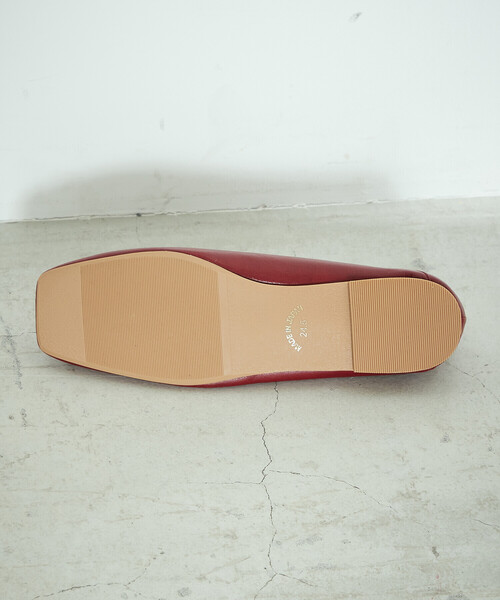 ONIGIRI（オニギリ）の「2WAY スクエアトゥ　フラットシューズ（パンプス・レディース・レッド/ブラウン/ブラック/ベージュ・23.5cm/24.5cm）」の12枚目の写真