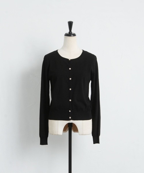 tocco closet(トッコ クローゼット)の「パール釦UVカット加工カーディガン(カーディガン/ボレロ・レディース・ボルドー/ブラック/オフホワイト・M)」の18枚目の写真