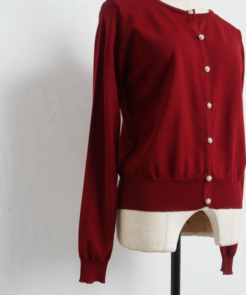tocco closet(トッコ クローゼット)の「パール釦UVカット加工カーディガン(カーディガン/ボレロ・レディース・ボルドー/ブラック/オフホワイト・M)」の6枚目の写真