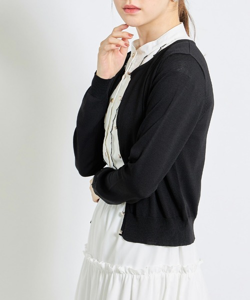 tocco closet(トッコ クローゼット)の「パール釦UVカット加工カーディガン(カーディガン/ボレロ・レディース・ボルドー/ブラック/オフホワイト・M)」の17枚目の写真